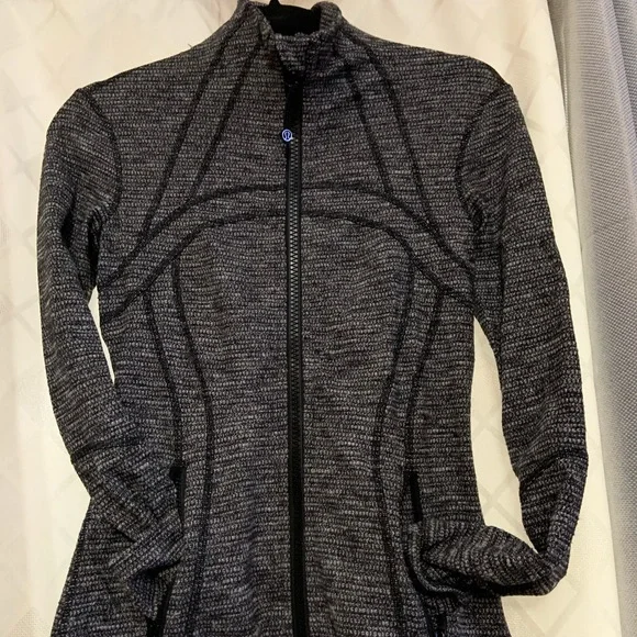 Lululemon sit-up jacket size 4 - Picture 1 of 8